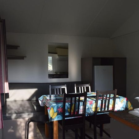 Camping La Croix Badeau 苏莱讷迪 外观 照片